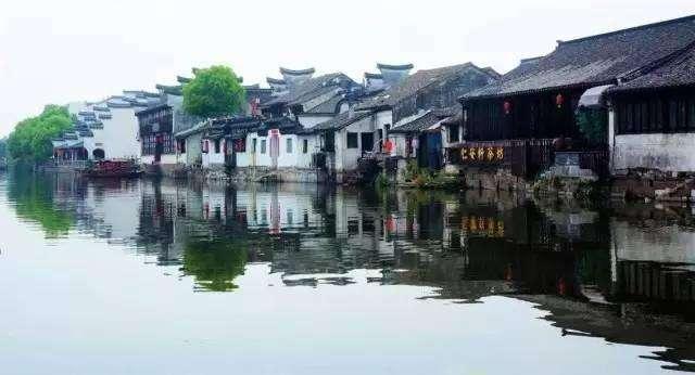 我很喜欢一个女孩子，她对我不喜欢也不反感，我该怎么办？游戏画面